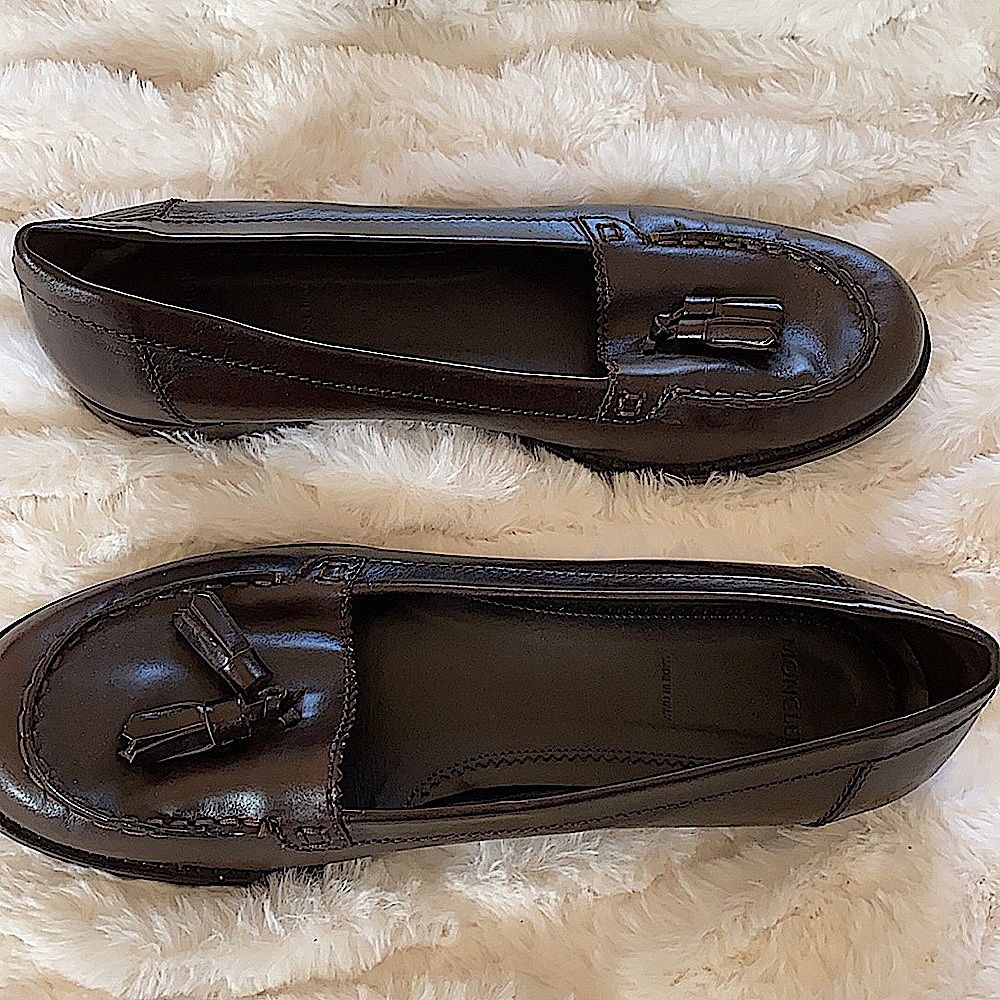 Classic Moncler Brown Leather Loafers with a Tassel Touch – Timeless Style 🤎